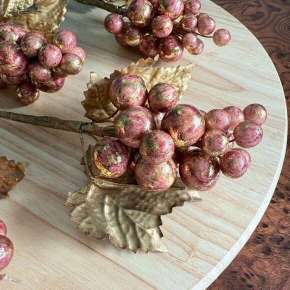 7 Vtg Gold & Peach Faux Grape Clusters Wired Sprigs Stems Gold Leaf Accent - Picture 3 of 13